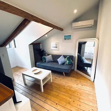 Guisol 17 Attic Cocon Port De نيس