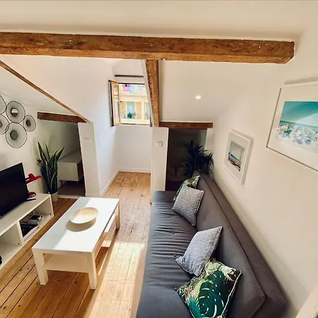 Guisol 17 Attic Cocon Port De نيس