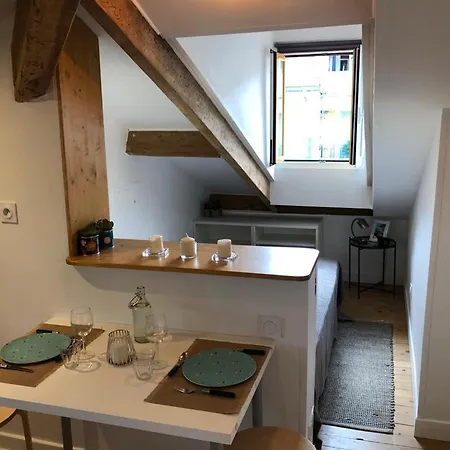 Guisol 17 Attic Cocon Port De *