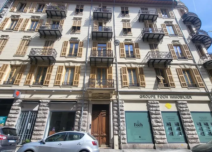 Guisol 17 Attic Cocon Port De * ניס