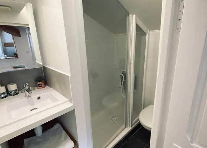 Guisol 17 Attic Cocon Port De *