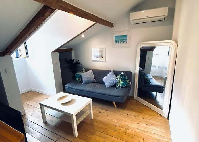 Guisol 17 Attic Cocon Port De ניס