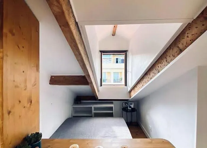 Guisol 17 Attic Cocon Port De *